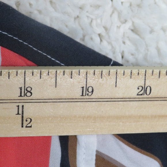 Original Use* Men's Short Sleeve Button Down Curved Hem Shirt Size~ Large - Picture 5 of 8